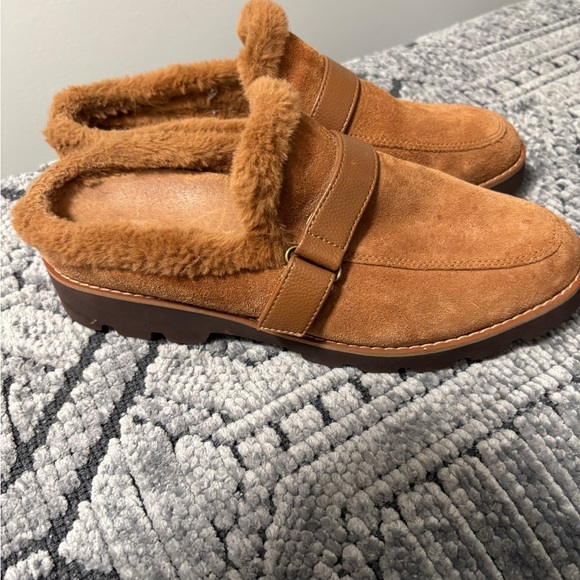 Vionic Shoes - Vionic Womens Kailen Faux Fur Brown Mules Size 6-1/2.  Missing one insole.